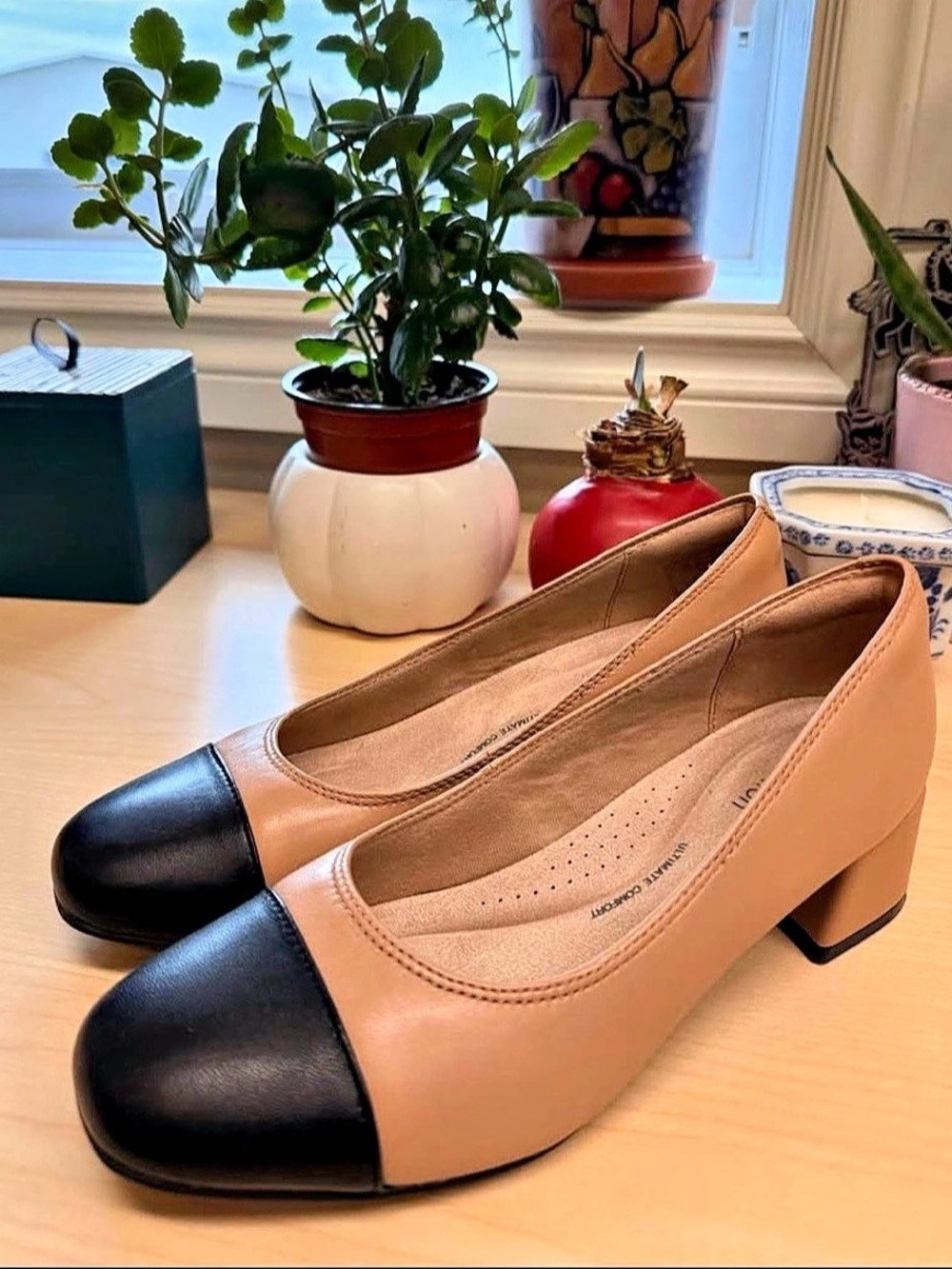 Clarks Iridessa May Cap Toe Pump Cap Toe Block Heel Pumps in Brown & Black Like